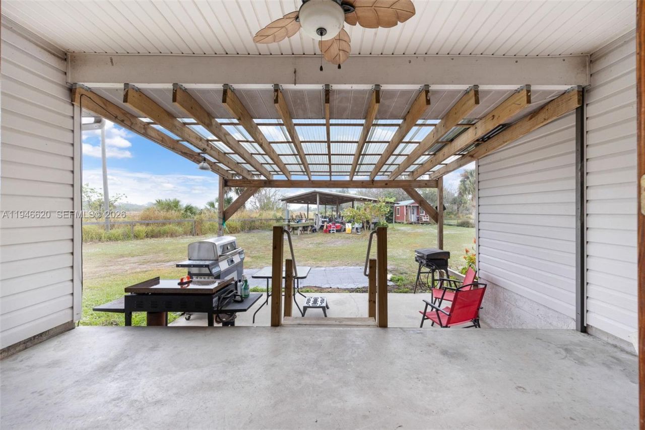 2915 Ortona Locks Rd, Moore Haven, FL 33471 Photo