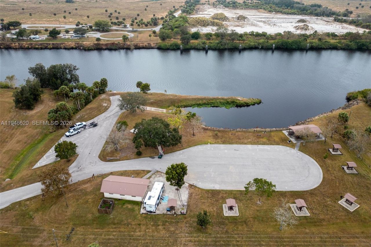 2915 Ortona Locks Rd, Moore Haven, FL 33471 Photo