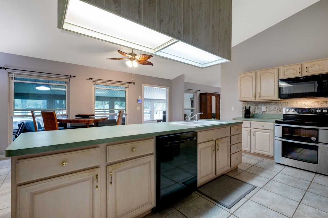 16758 SE 181st Terrace, Weirsdale, FL 32195 Photo