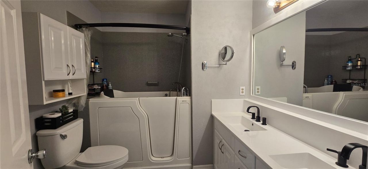 16758 SE 181st Terrace, Weirsdale, FL 32195 Photo