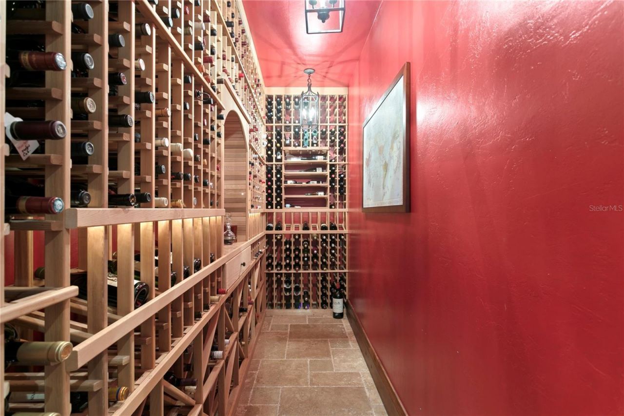 25 W Spanish Main Street, Tampa, FL 33609 Photo