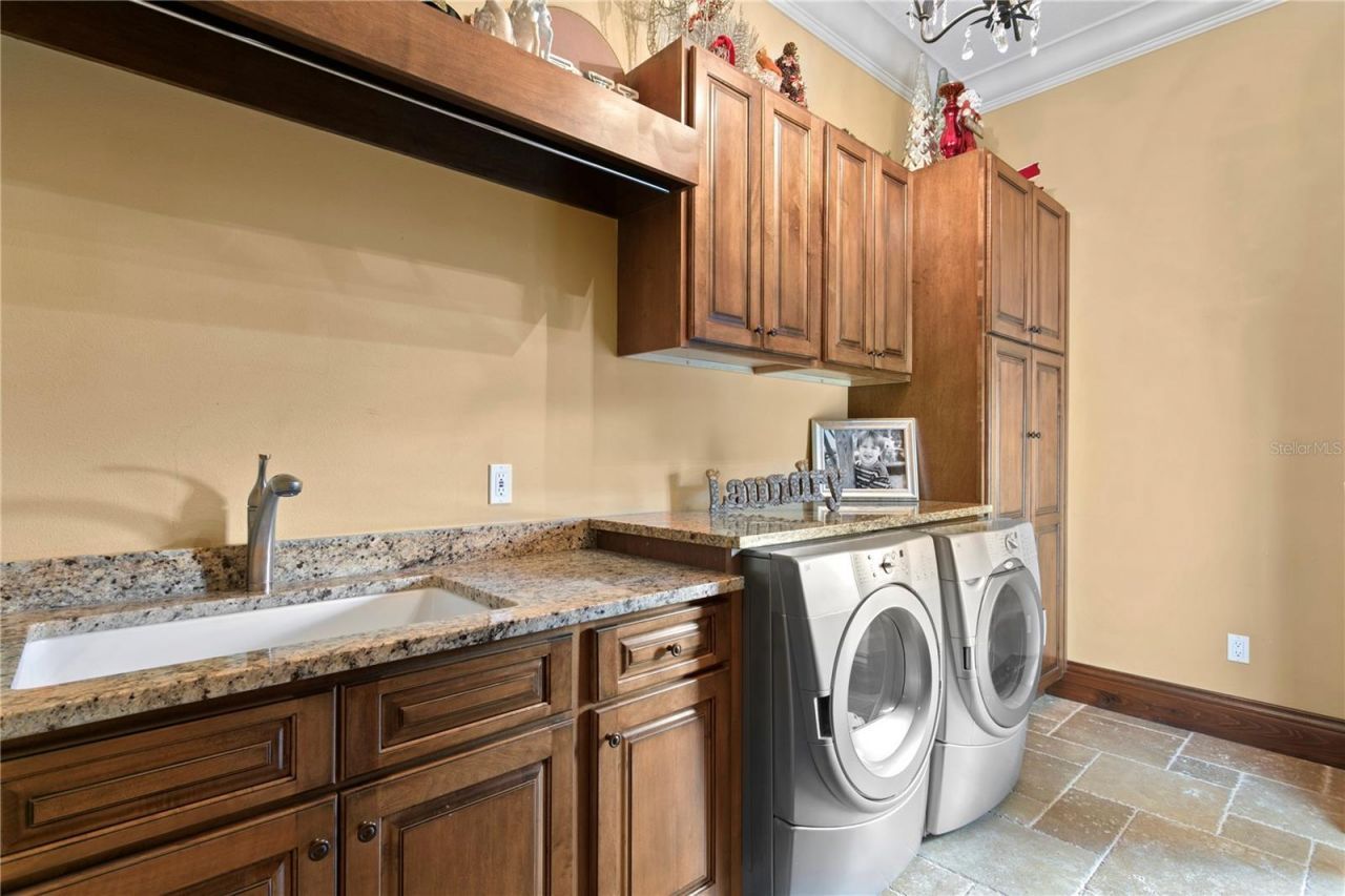 25 W Spanish Main Street, Tampa, FL 33609 Photo