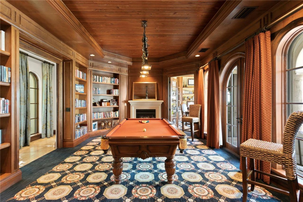 25 W Spanish Main Street, Tampa, FL 33609 Photo