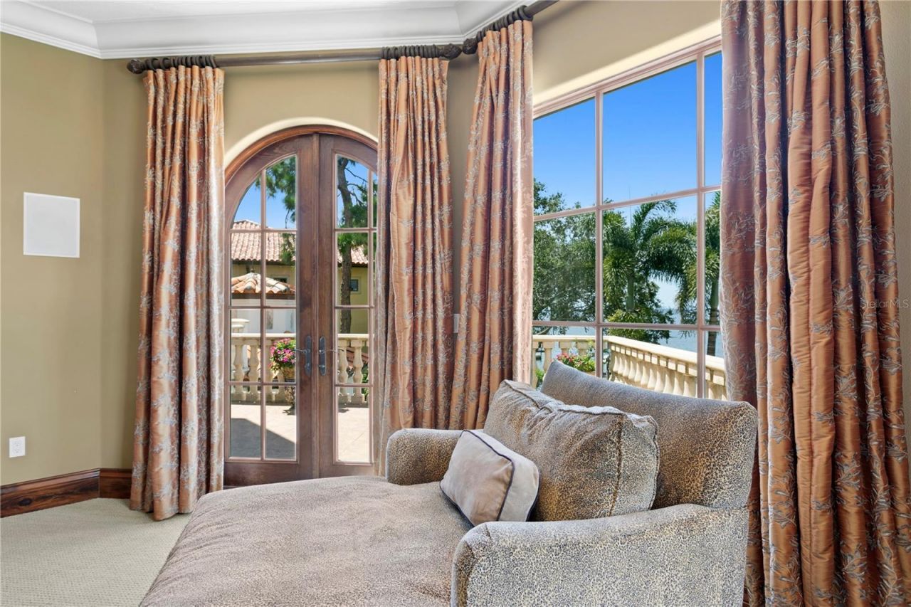 25 W Spanish Main Street, Tampa, FL 33609 Photo