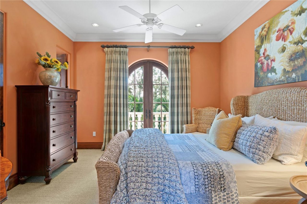 25 W Spanish Main Street, Tampa, FL 33609 Photo