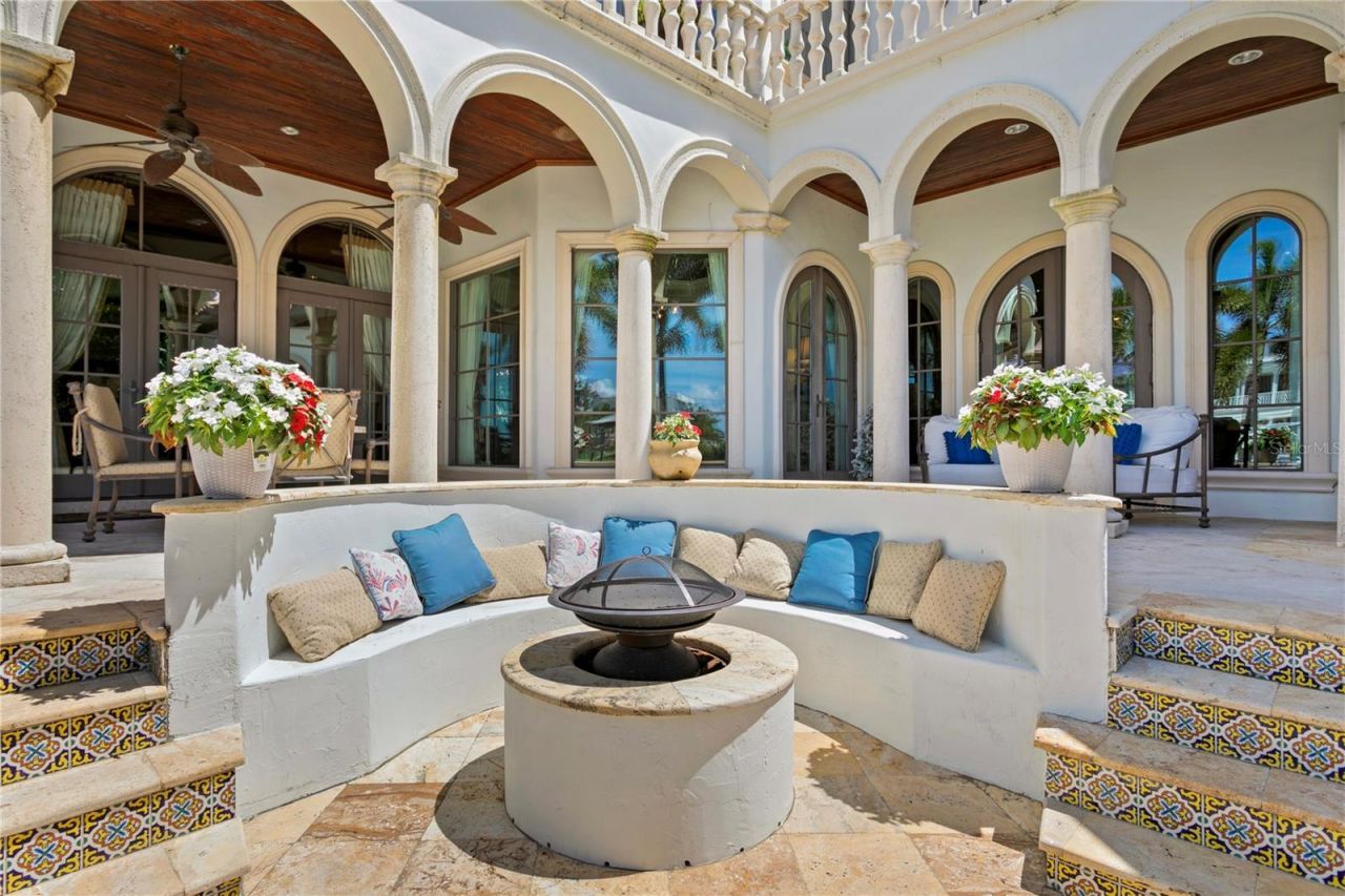 25 W Spanish Main Street, Tampa, FL 33609 Photo