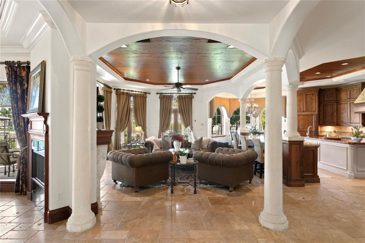 25 W Spanish Main Street, Tampa, FL 33609 Photo