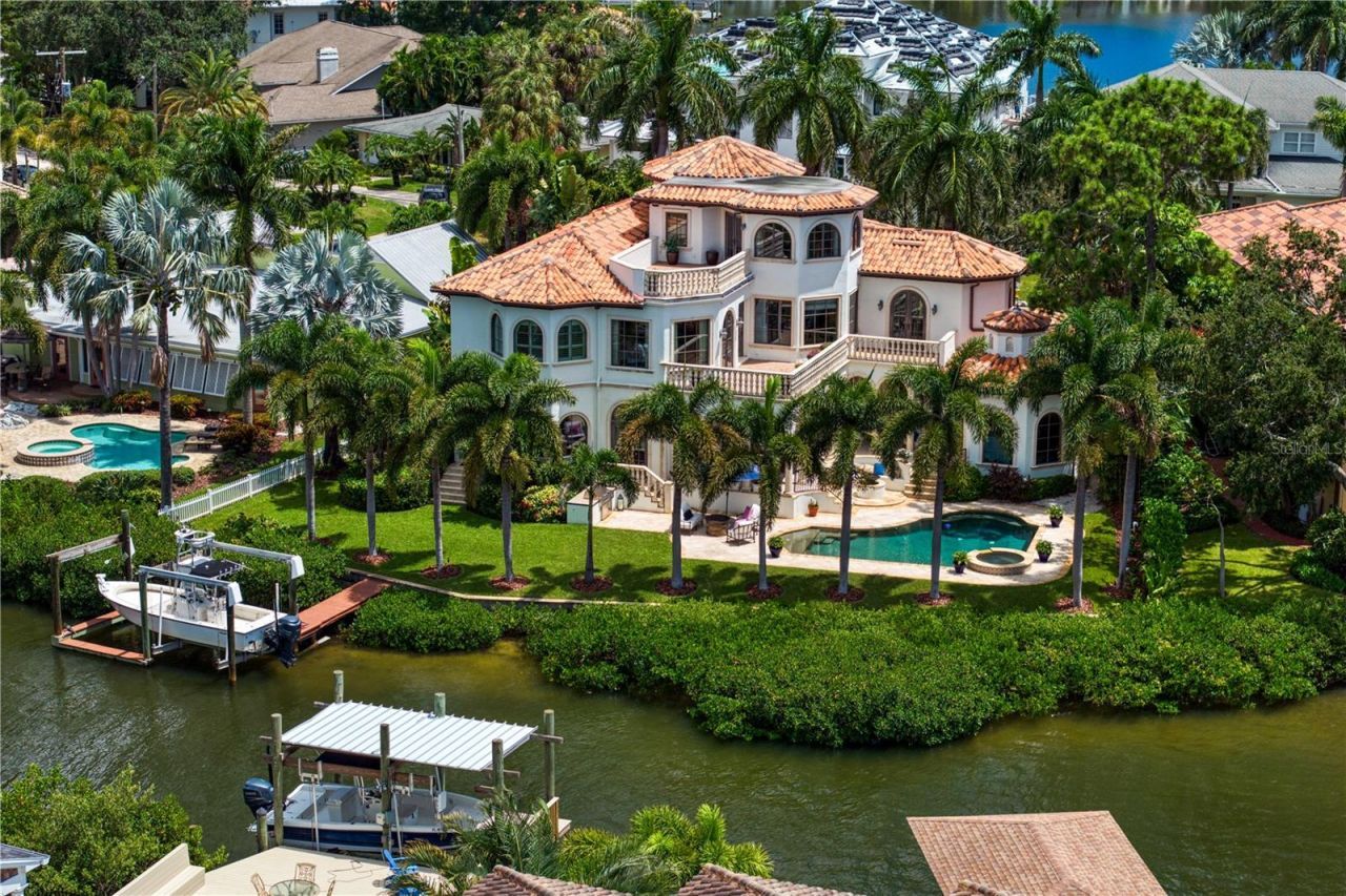 25 W Spanish Main Street, Tampa, FL 33609 Photo