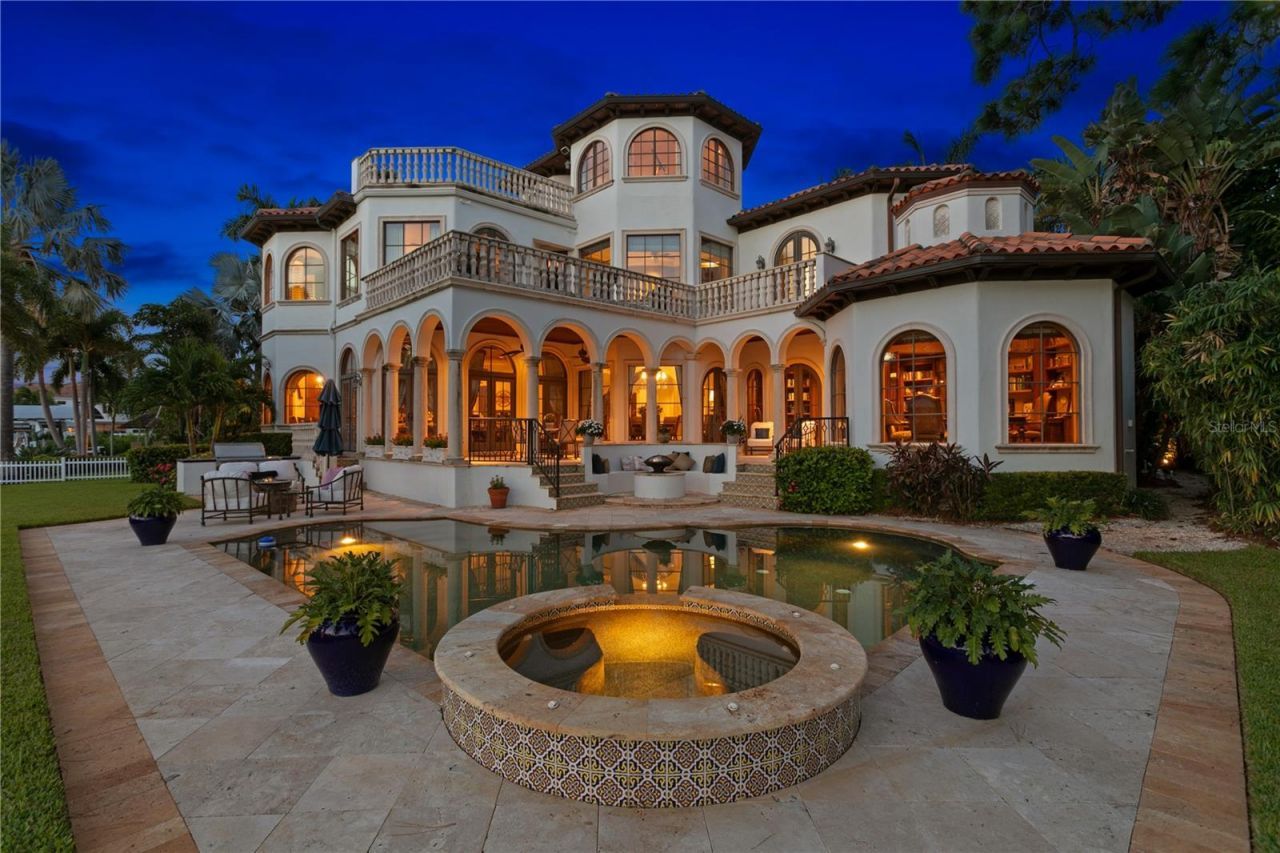 25 W Spanish Main Street, Tampa, FL 33609 Photo