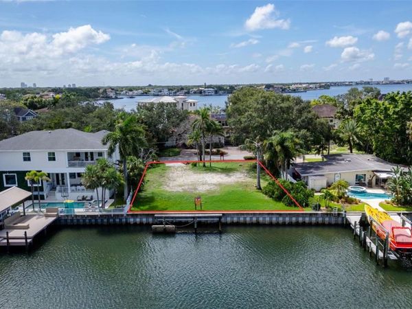 52 SANDPIPER ROAD, TAMPA, FL 33609