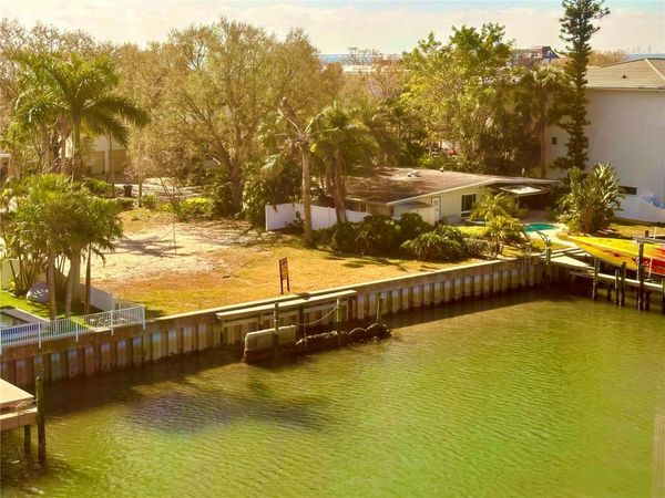 52 SANDPIPER ROAD, TAMPA, FL 33609