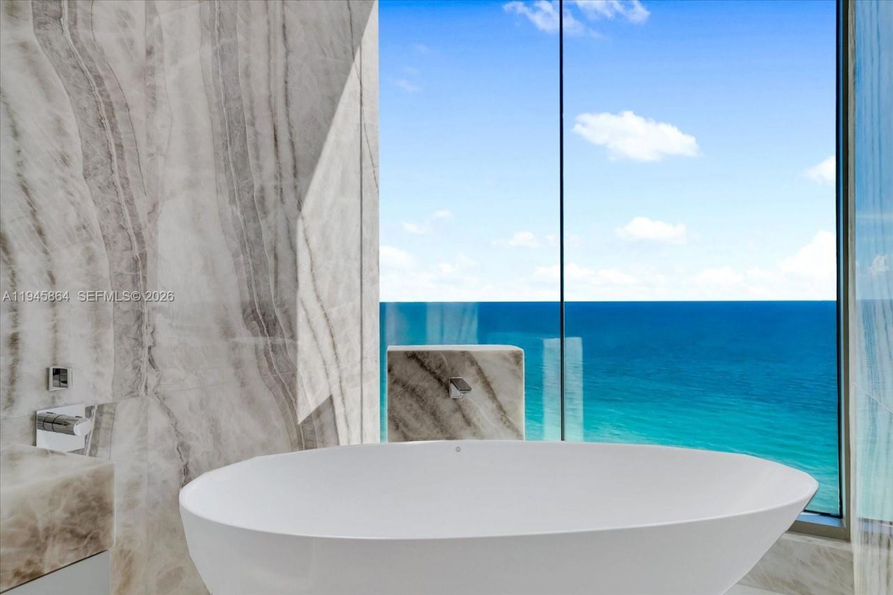 17975 Collins Ave, Unit N1801, Sunny Isles Beach, FL 33160 Photo