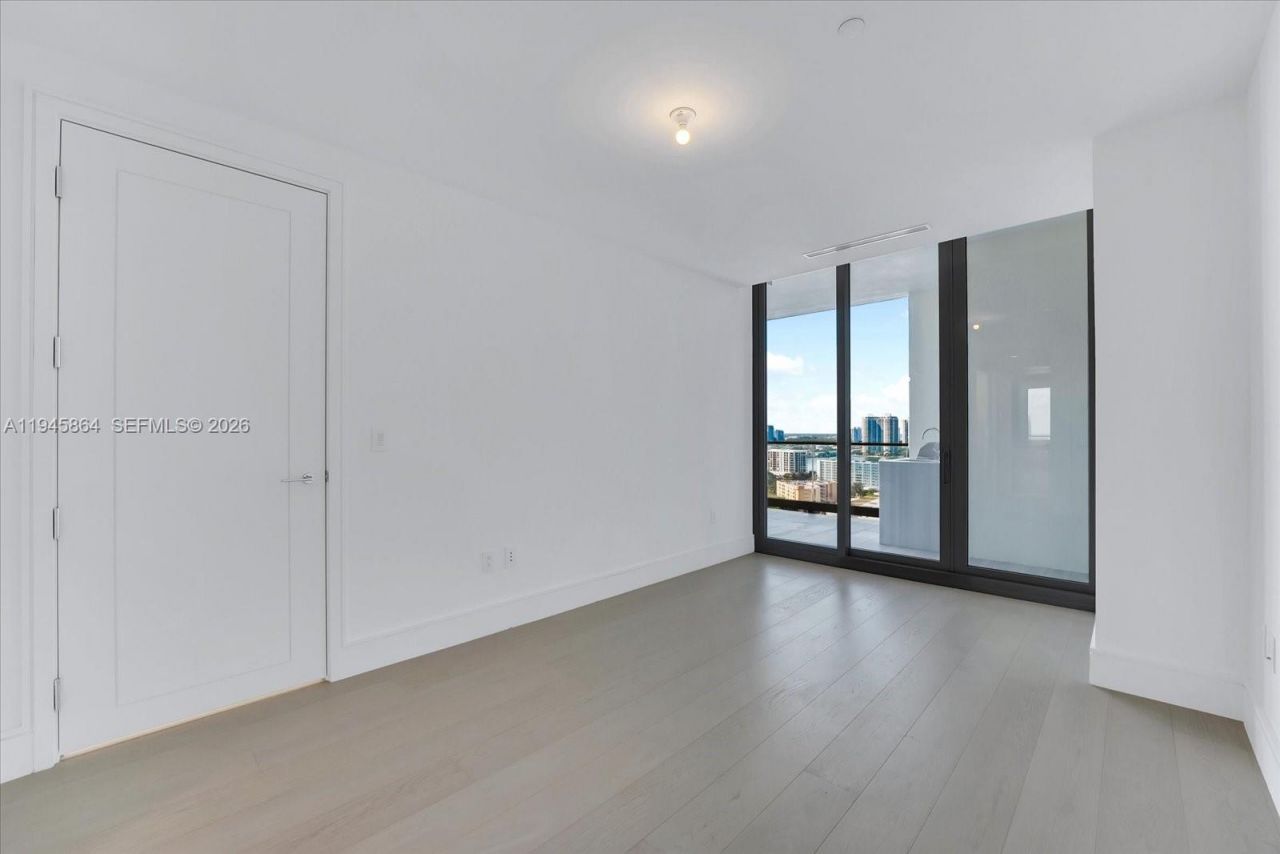 17975 Collins Ave, Unit N1801, Sunny Isles Beach, FL 33160 Photo