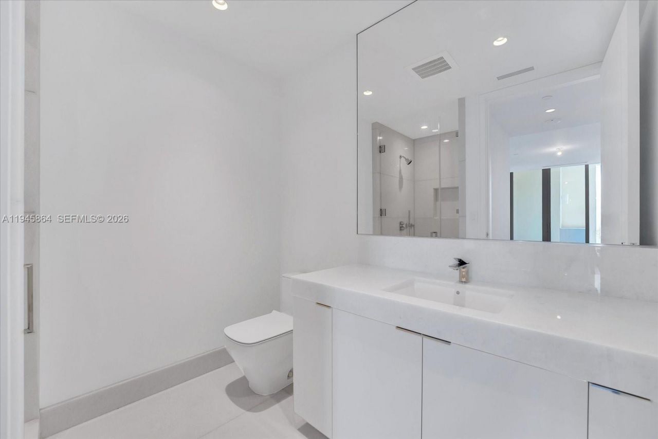 17975 Collins Ave, Unit N1801, Sunny Isles Beach, FL 33160 Photo