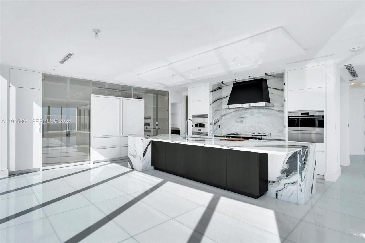 17975 Collins Ave, Unit N1801, Sunny Isles Beach, FL 33160 Photo