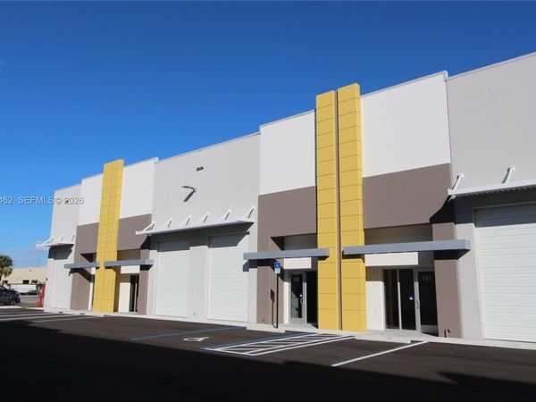 10889 NW 17th St, Unit 152, Sweetwater, FL 33172