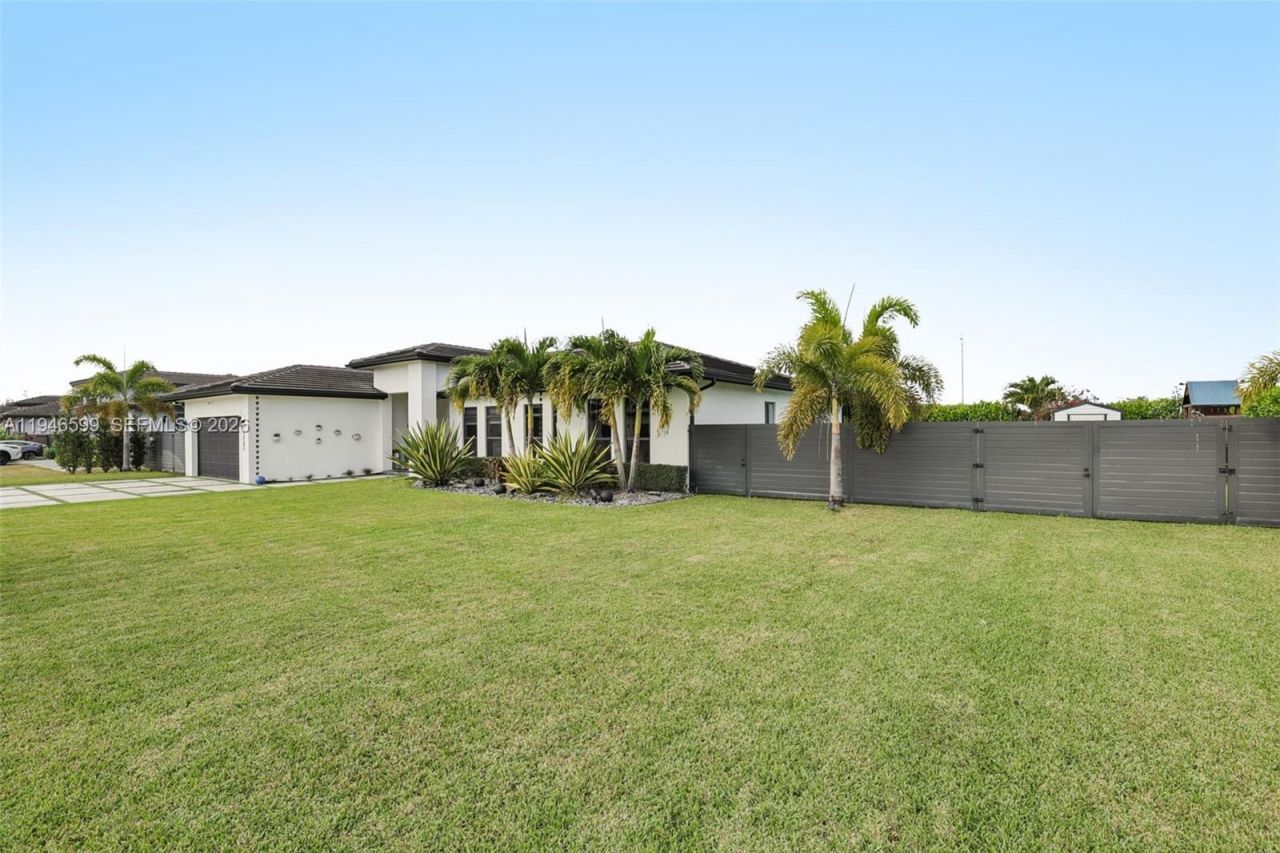 13203 SW 228th St, Miami, FL 33170 Photo