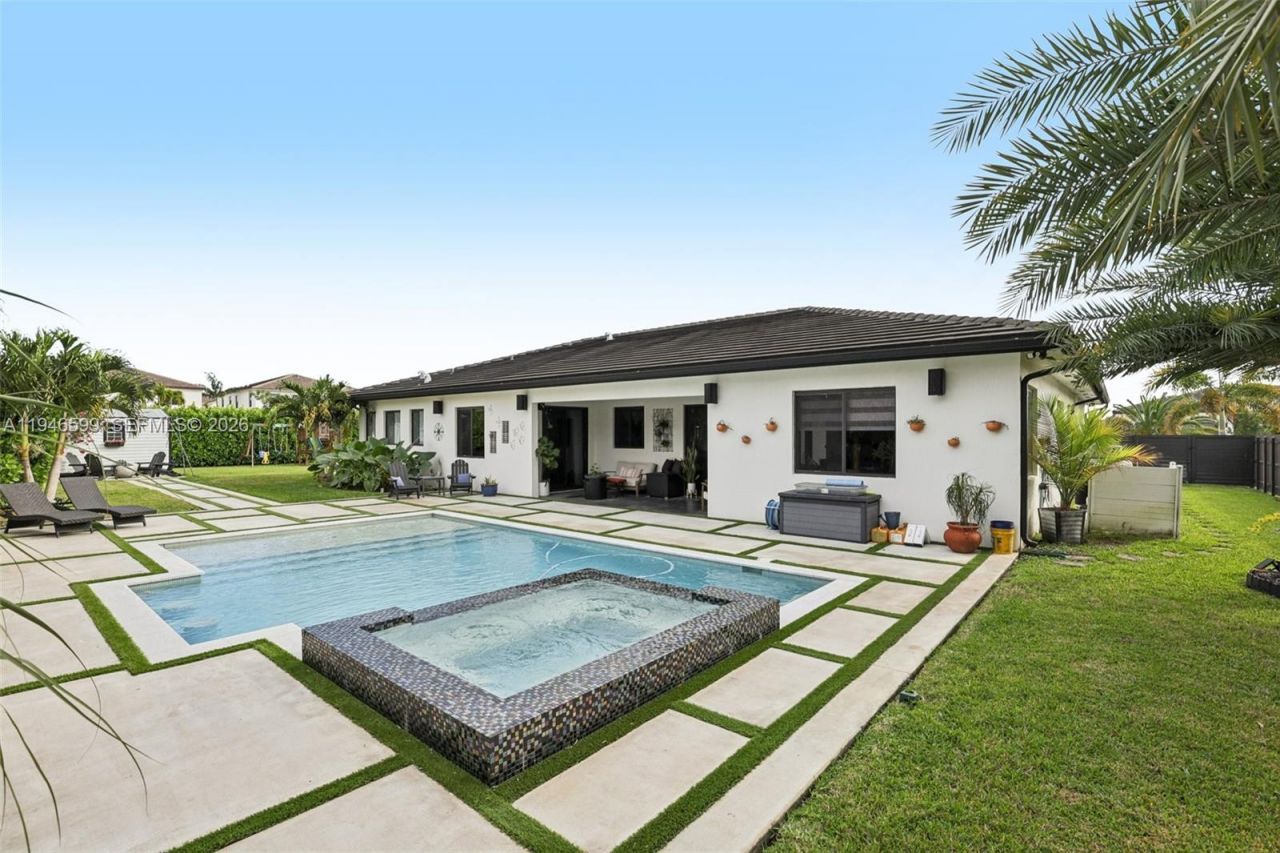 13203 SW 228th St, Miami, FL 33170 Photo