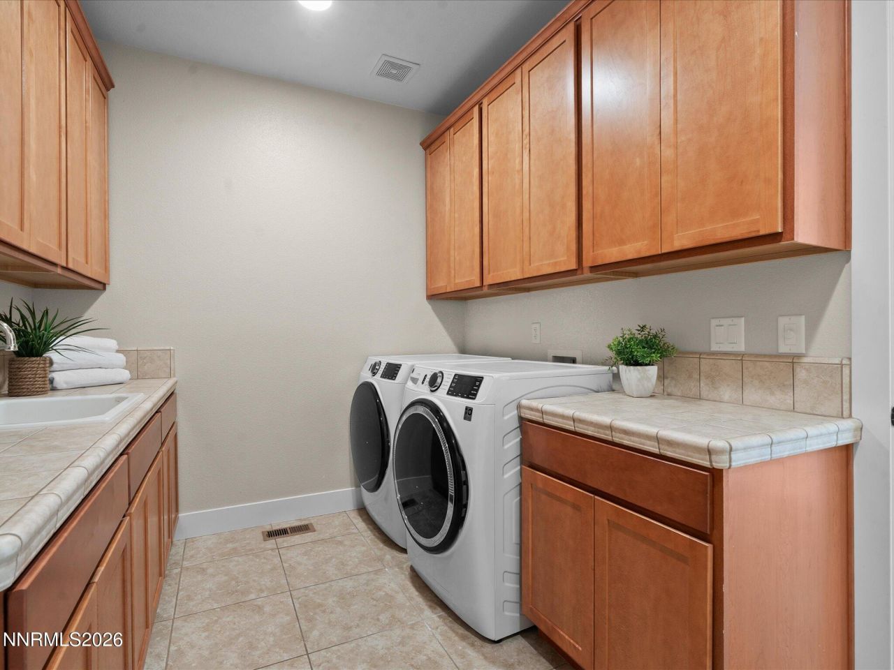 5585 E Hidden Valley Drive, Reno, NV 89502 Photo