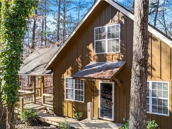 3016 Pathway Road, Gainesville, GA 30501