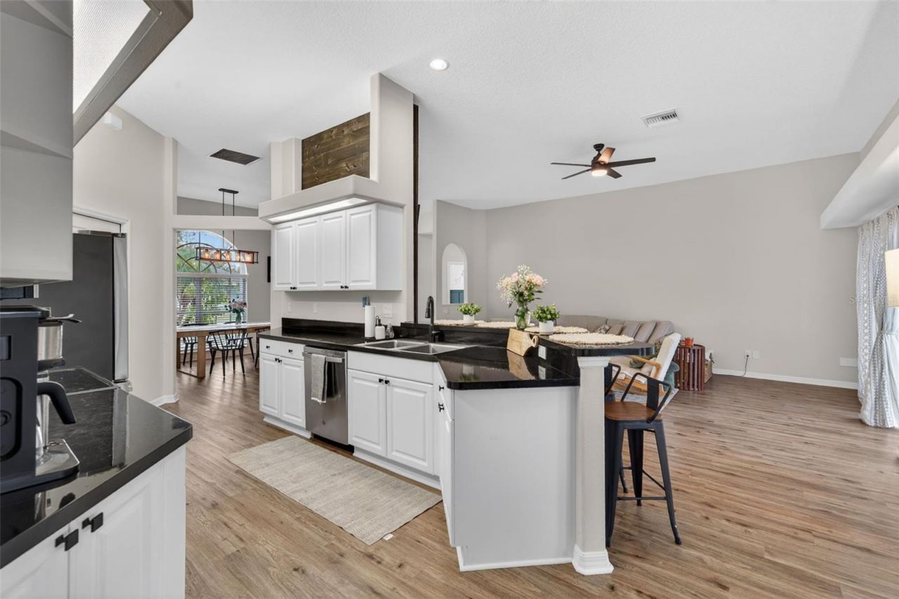 6325 35th Avenue Circle E, Palmetto, FL 34221 Photo