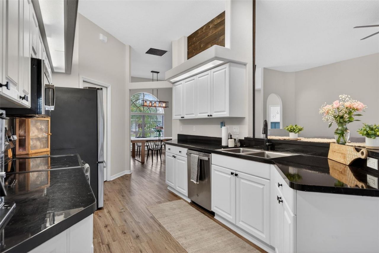 6325 35th Avenue Circle E, Palmetto, FL 34221 Photo