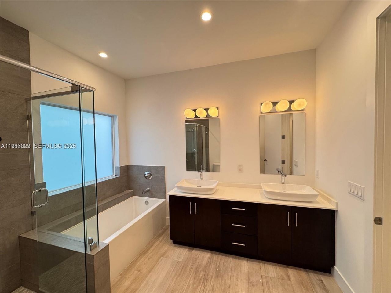 2933 SW 27th Ter, Miami, FL 33133 Photo