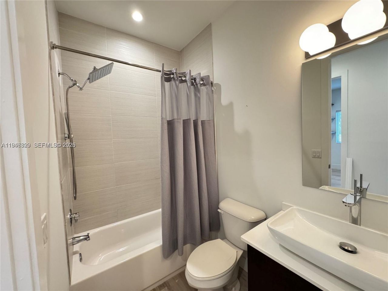 2933 SW 27th Ter, Miami, FL 33133 Photo