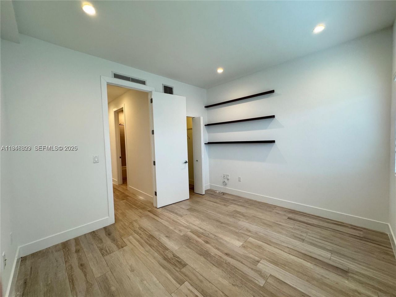 2933 SW 27th Ter, Miami, FL 33133 Photo