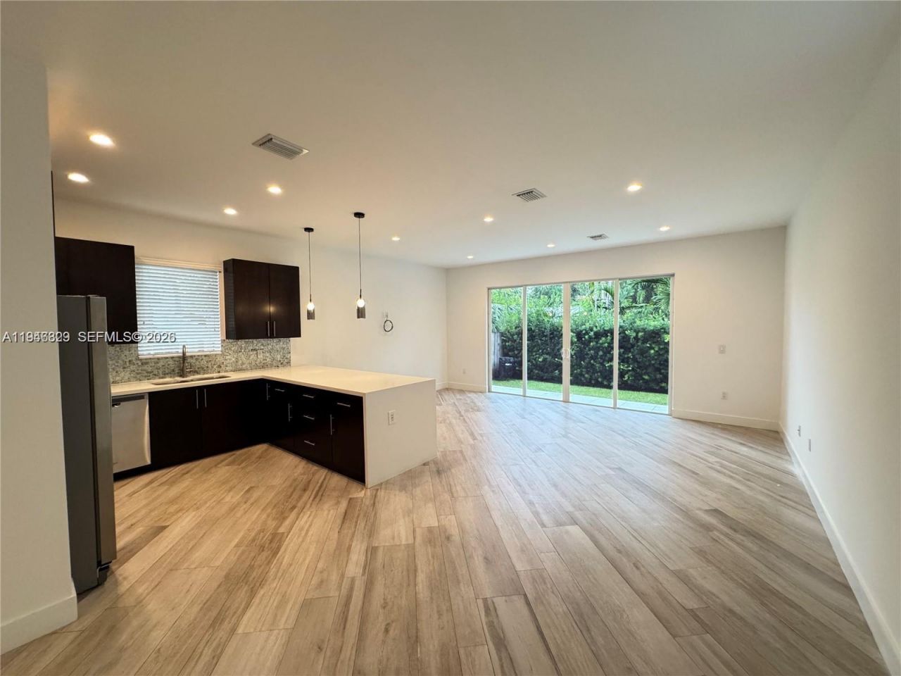 2933 SW 27th Ter, Miami, FL 33133 Photo