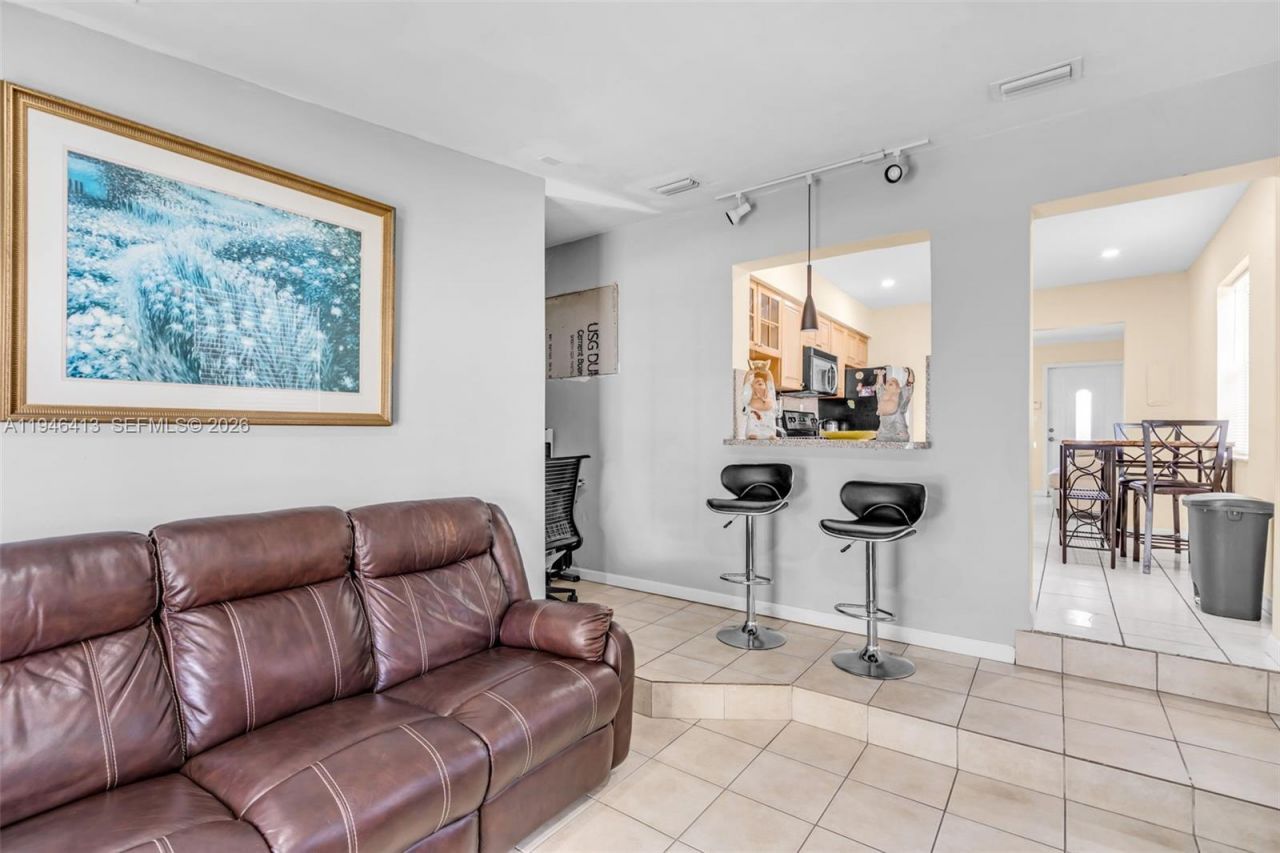 421 Florida Blvd, Miami, FL 33144 Photo