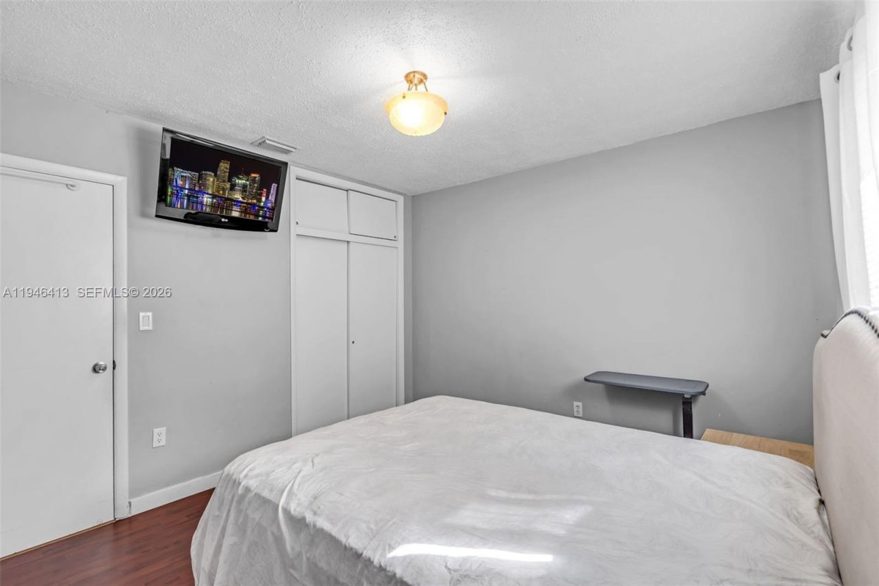 421 Florida Blvd, Miami, FL 33144 Photo