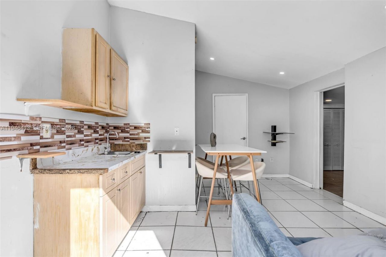 421 Florida Blvd, Miami, FL 33144 Photo