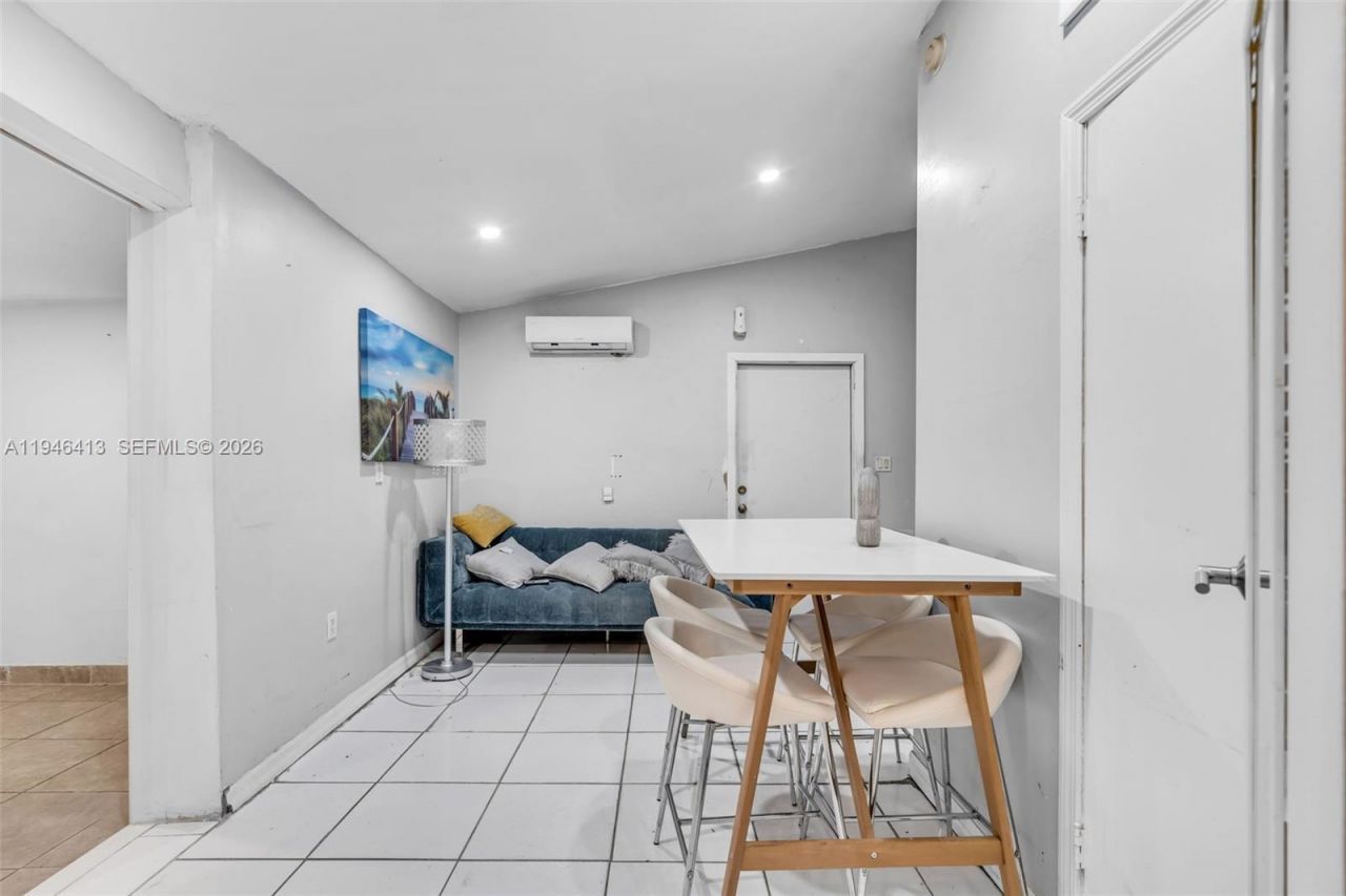 421 Florida Blvd, Miami, FL 33144 Photo