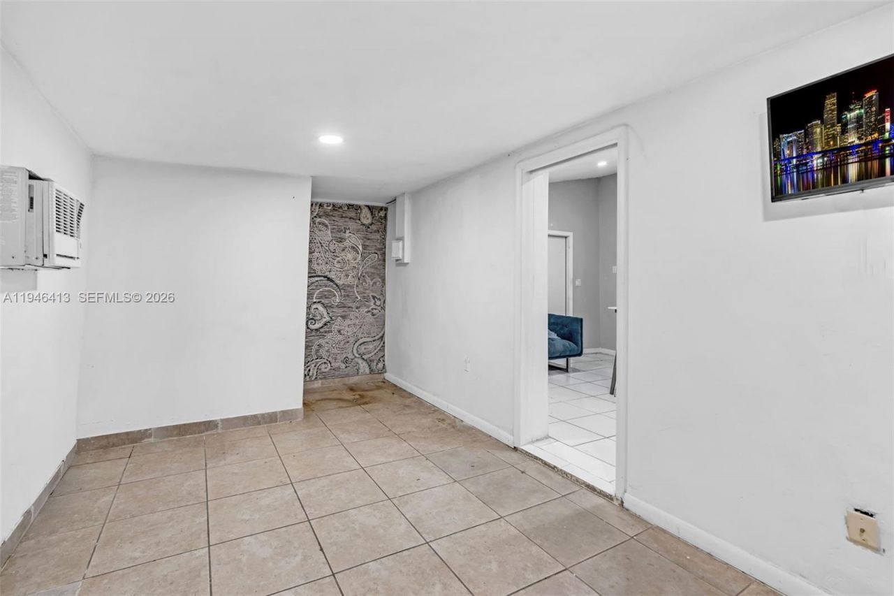 421 Florida Blvd, Miami, FL 33144 Photo