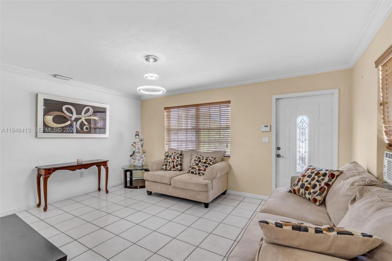 421 Florida Blvd, Miami, FL 33144 Photo