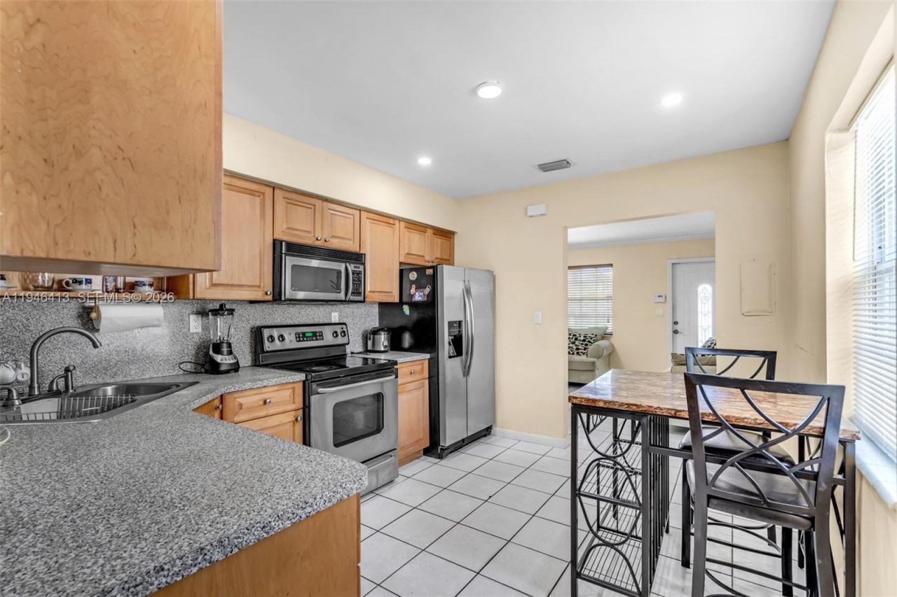 421 Florida Blvd, Miami, FL 33144 Photo