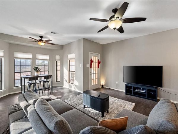 1933 Island Circle, Unit A201, Tool, TX 75143