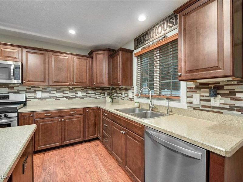 3654 Elizabeth Drive, Vermilion, OH 44089 Photo 14