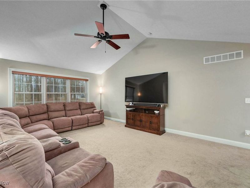 3654 Elizabeth Drive, Vermilion, OH 44089 Photo 9