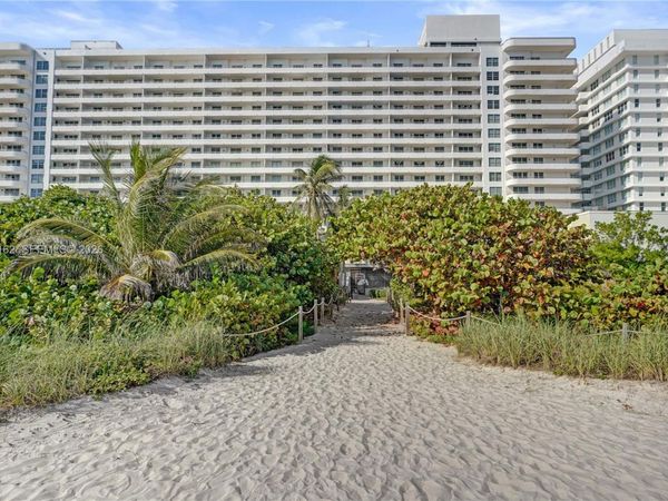 5555 Collins Ave, Unit 14L, Miami Beach, FL 33140