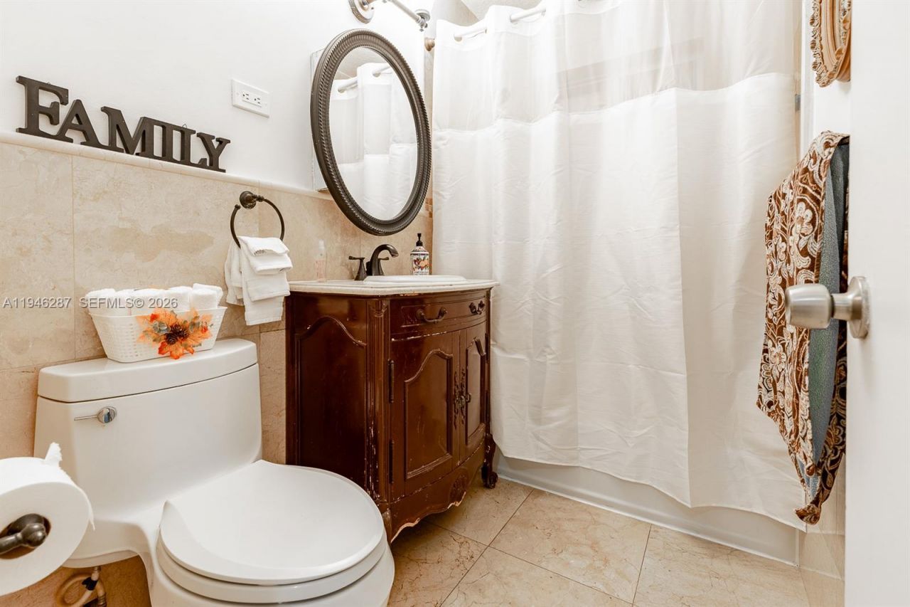 1243 W 78th St, Hialeah, FL 33014 Photo