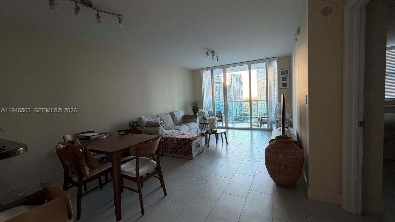 31 SE 5th St, Unit 2509, Miami, FL 33131 Photo