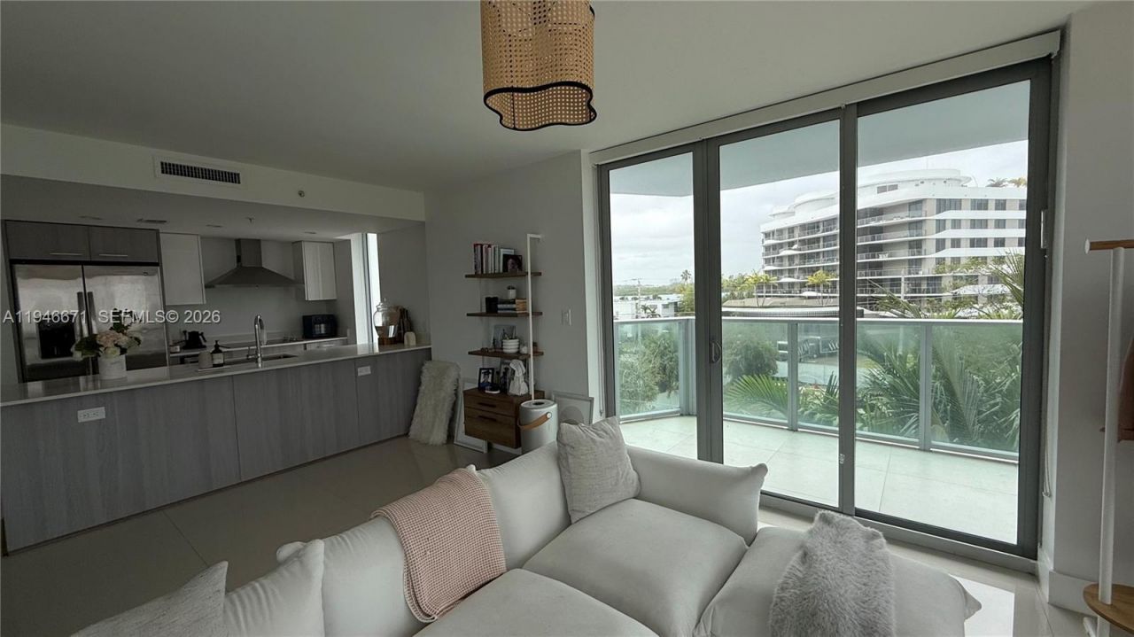 1133 102nd St, Unit 503, Bay Harbor Islands, FL 33154 Photo