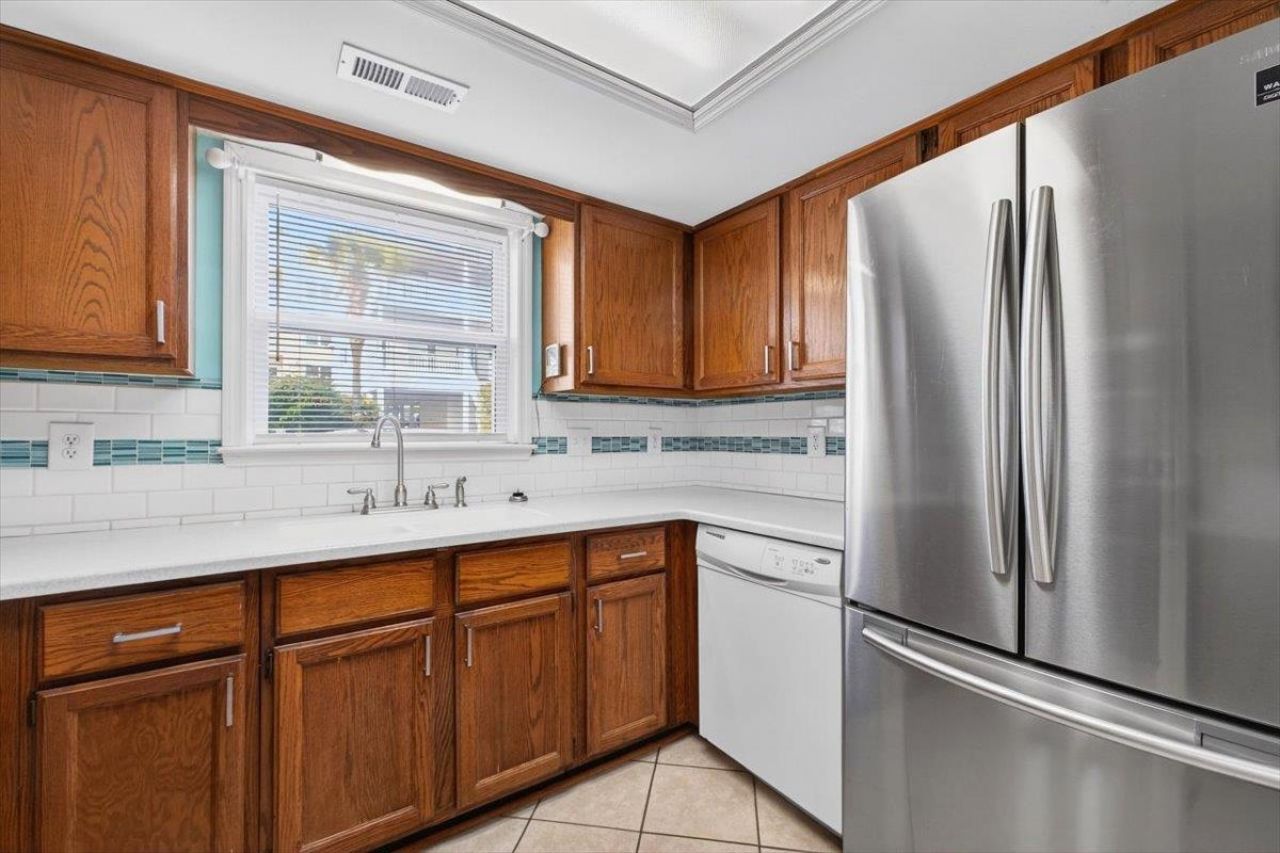 933 Perrin Dr. Photo 10