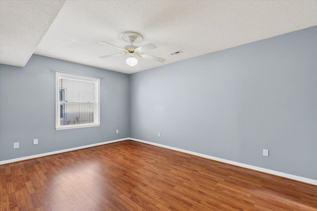 933 Perrin Dr. Photo 14