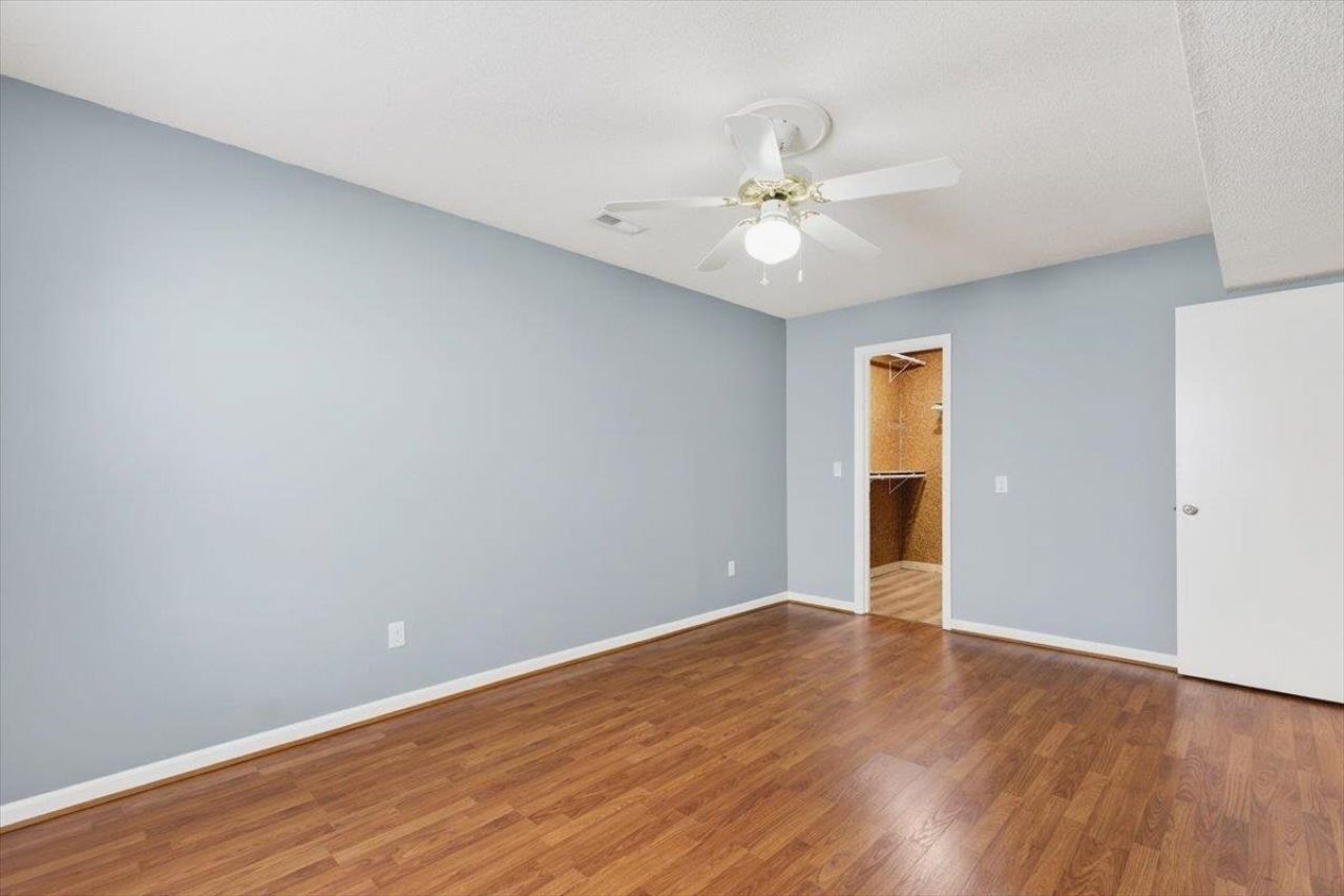 933 Perrin Dr. Photo 15