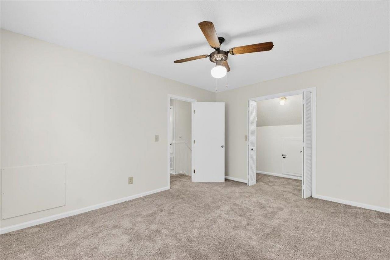 933 Perrin Dr. Photo 19