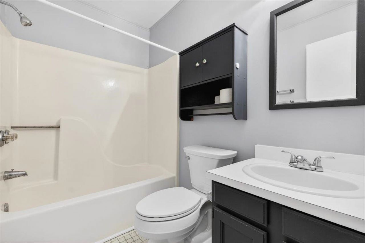 933 Perrin Dr. Photo 24