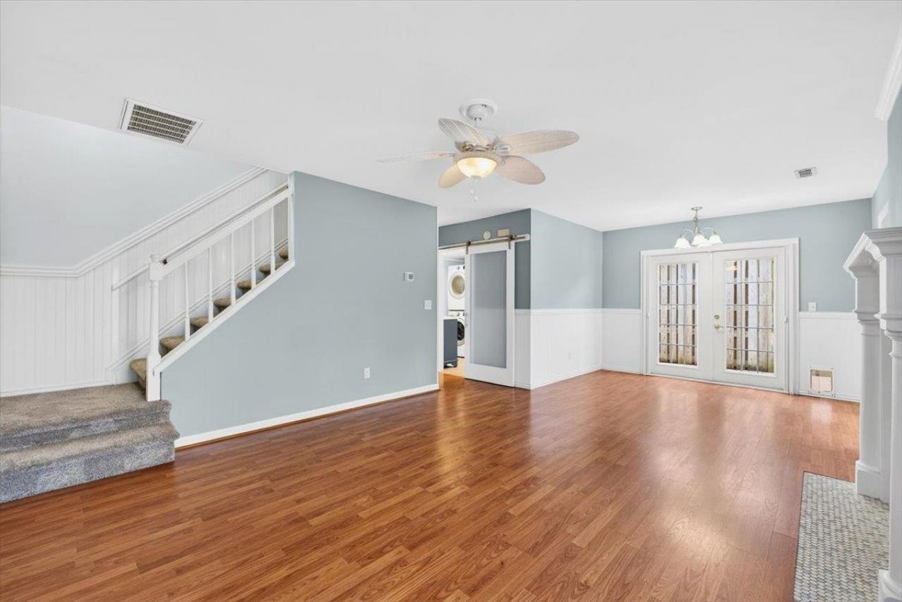 933 Perrin Dr. Photo 5